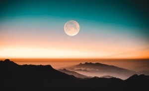 Landschaft mit Mond - Christiane Witt - Feng Shui Beratung